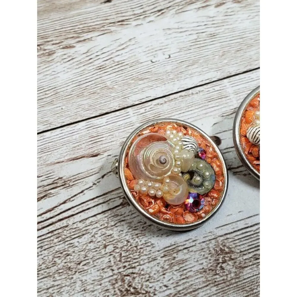 Vintage Clip On Earrings 1